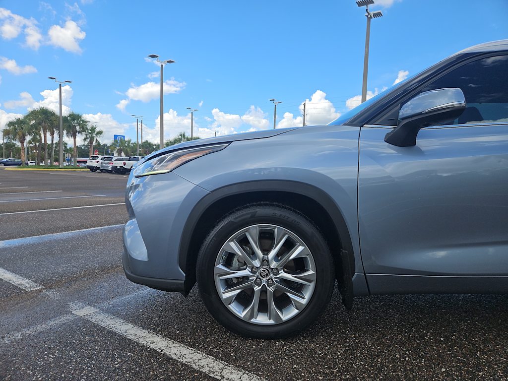 Thumbnail: 2020 Toyota Highlander - 6