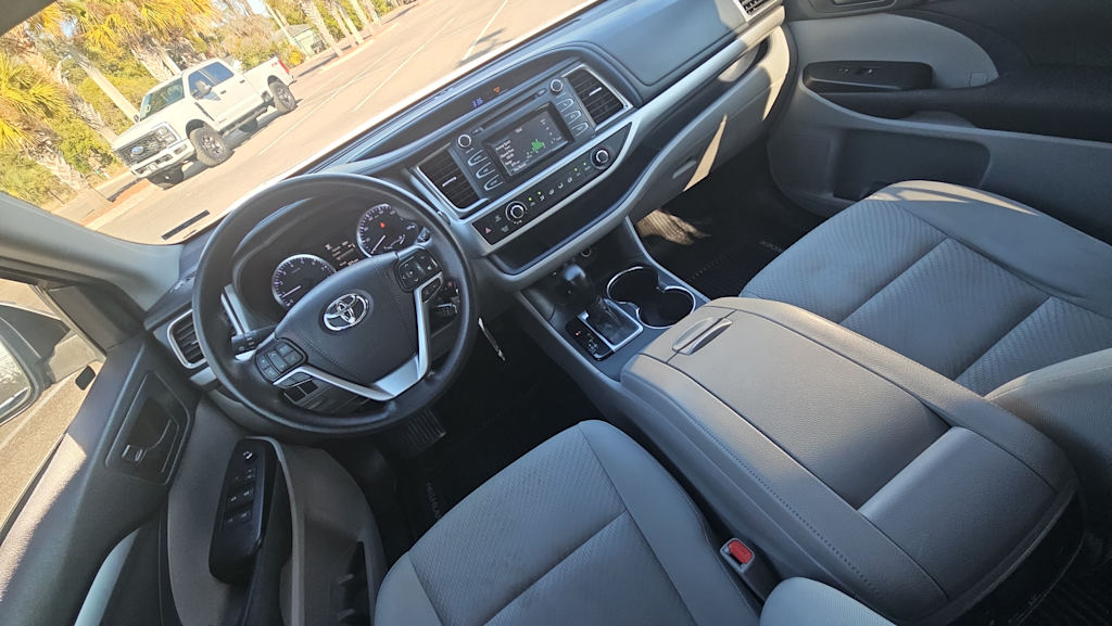Thumbnail: 2019 Toyota Highlander - 7
