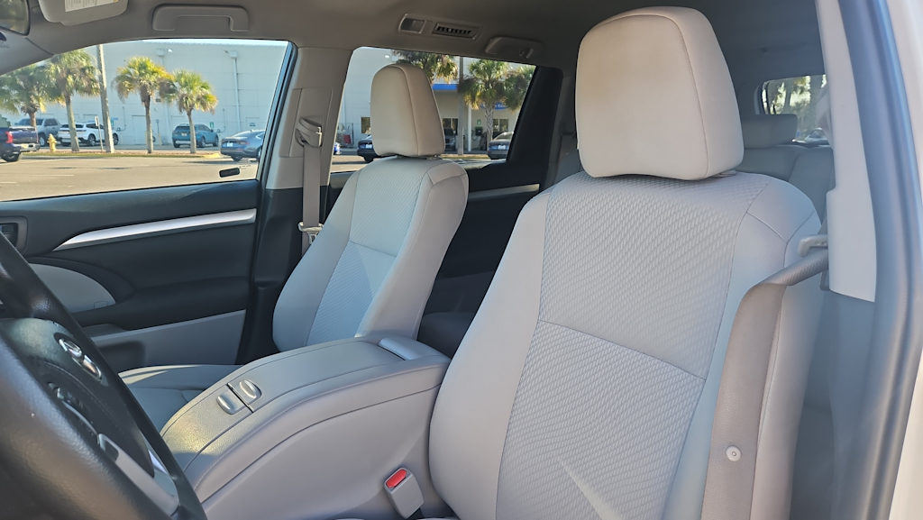 Thumbnail: 2019 Toyota Highlander - 8