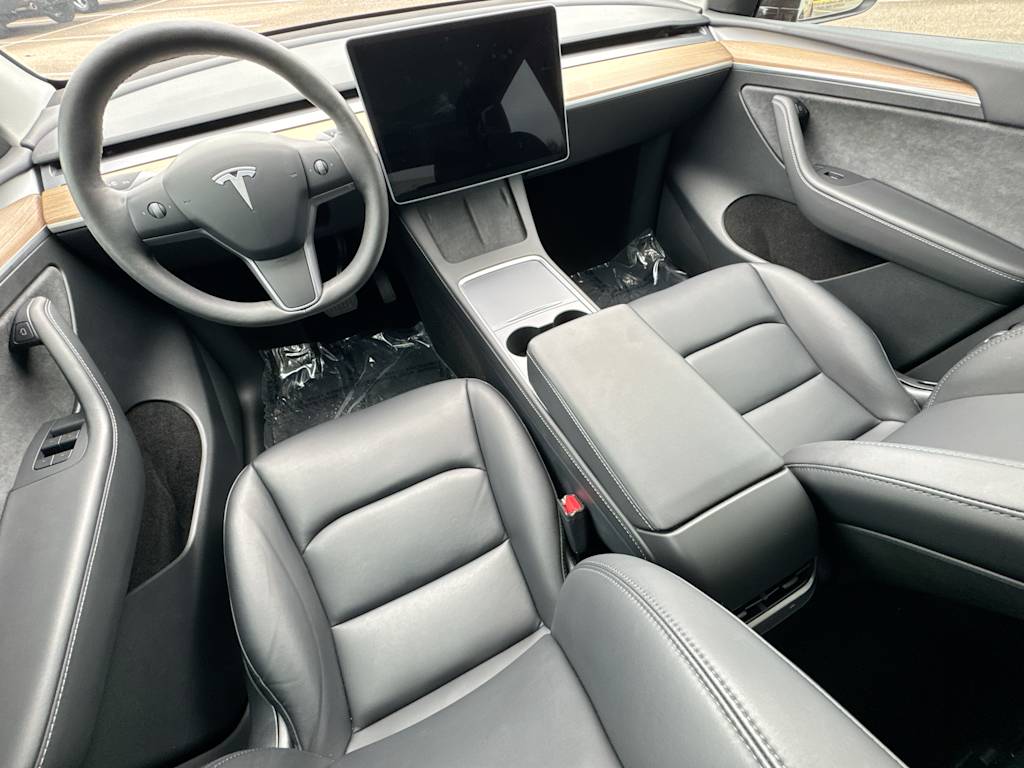 Thumbnail: 2025 Tesla Model Y - 8