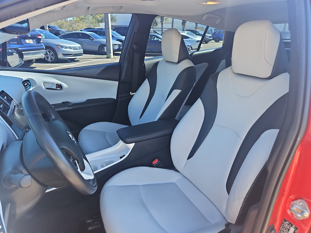 2017 Toyota Prius Four 9