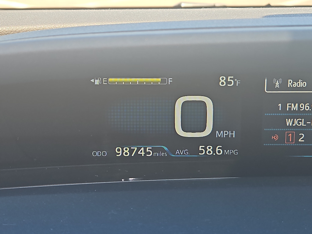 2017 Toyota Prius Four 10
