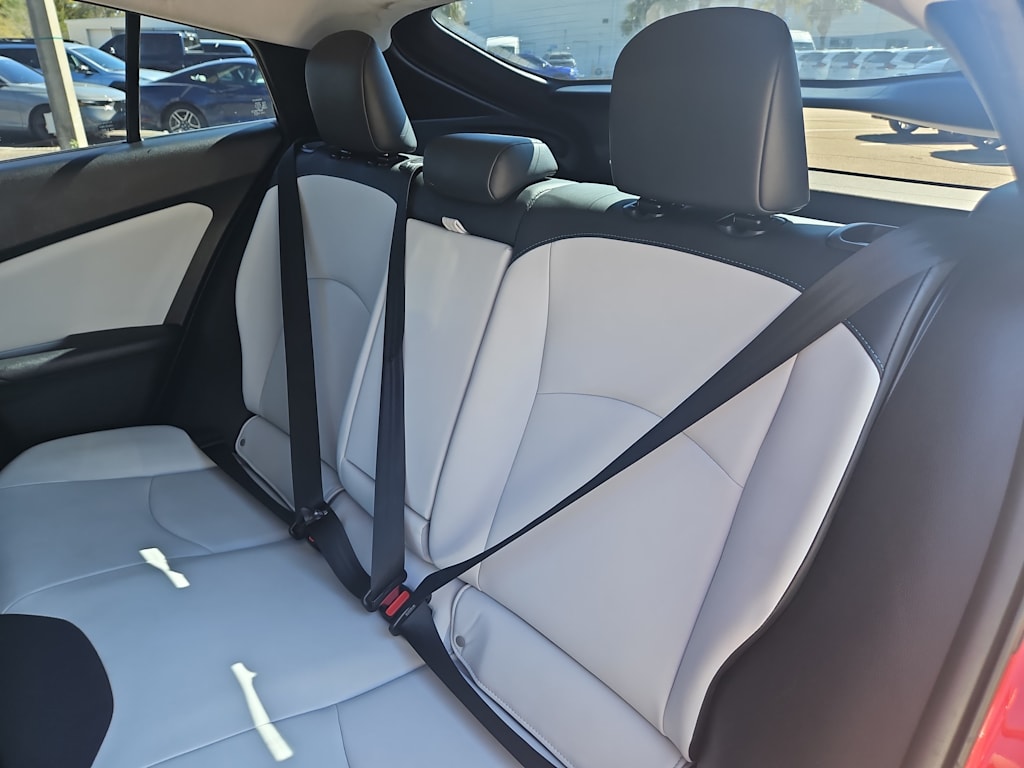 2017 Toyota Prius Four 26