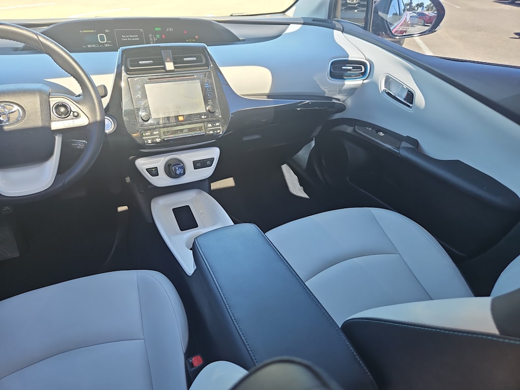 2017 Toyota Prius Four 7