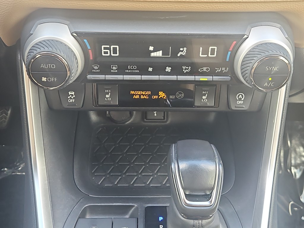 Thumbnail: 2021 Toyota RAV4 - 24