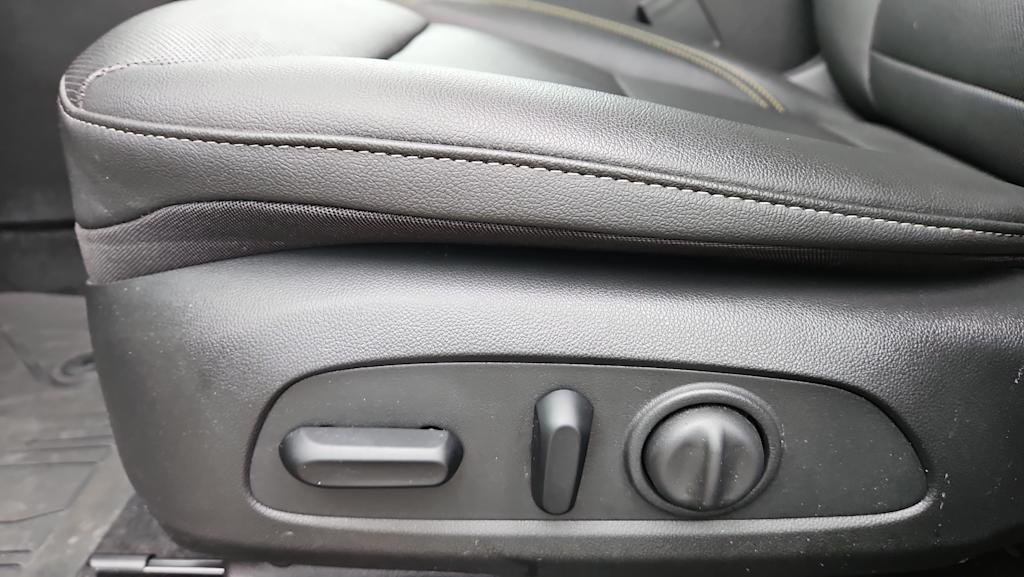 Thumbnail: 2024 Chevrolet Trax - 21