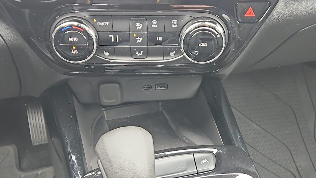 Thumbnail: 2024 Chevrolet Trax - 24