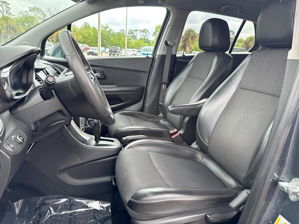 Thumbnail: 2021 Chevrolet Trax - 10