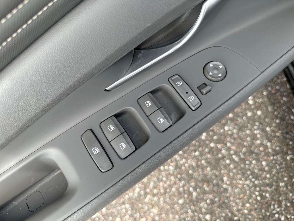 Thumbnail: 2023 Hyundai Elantra - 22