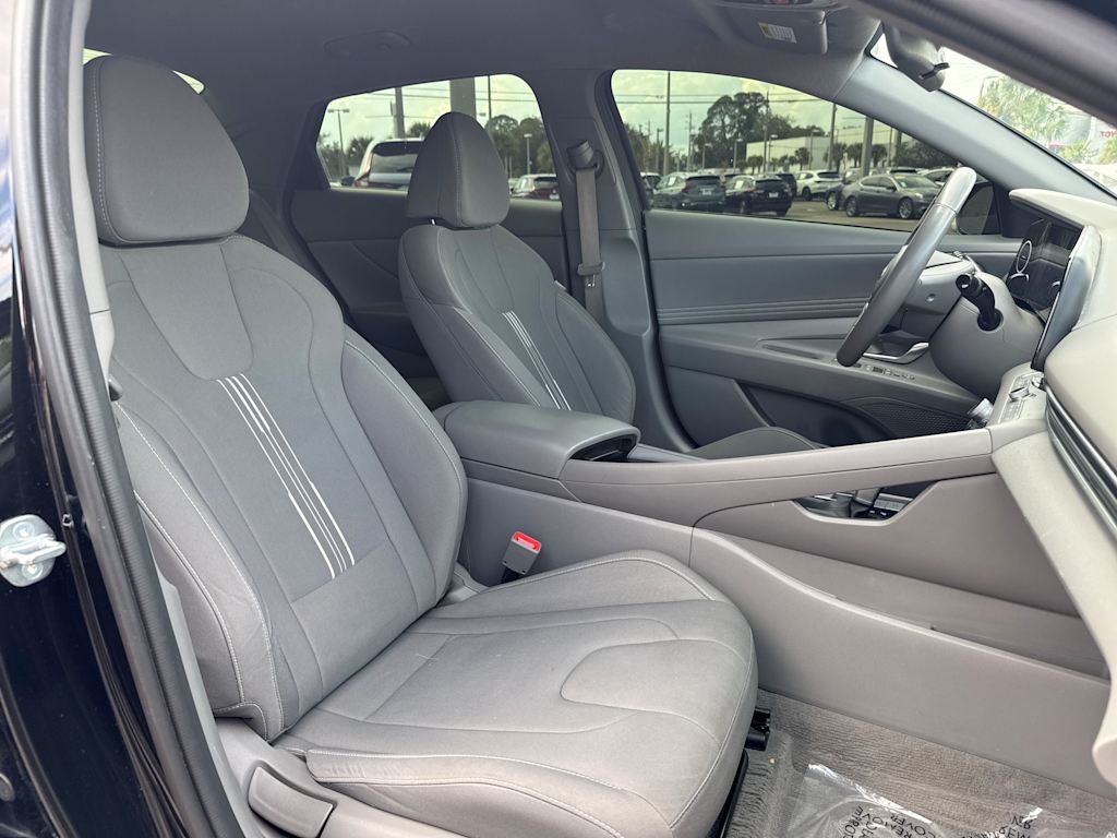 Thumbnail: 2023 Hyundai Elantra - 10