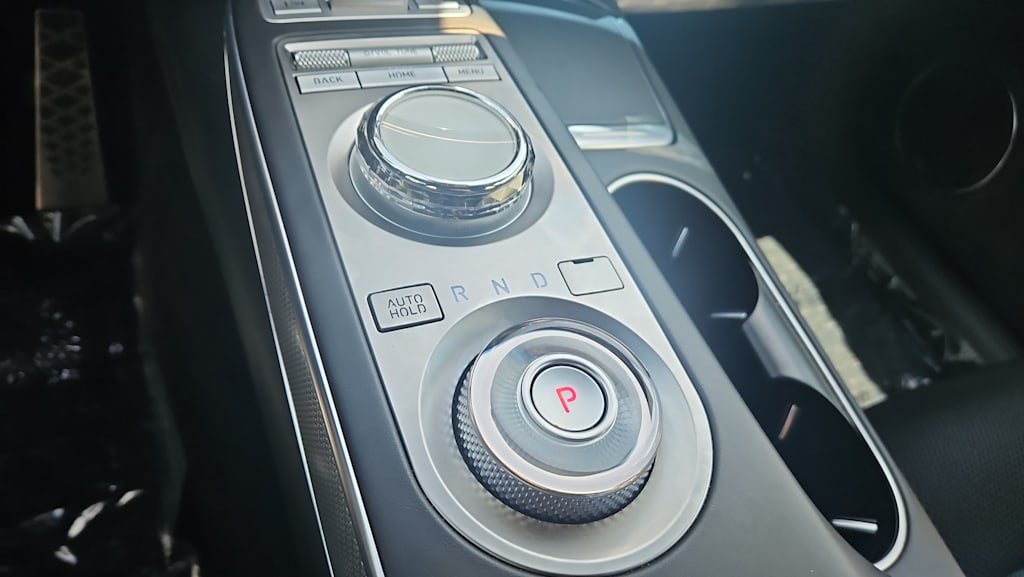 Thumbnail: 2023 Genesis GV70 - 11
