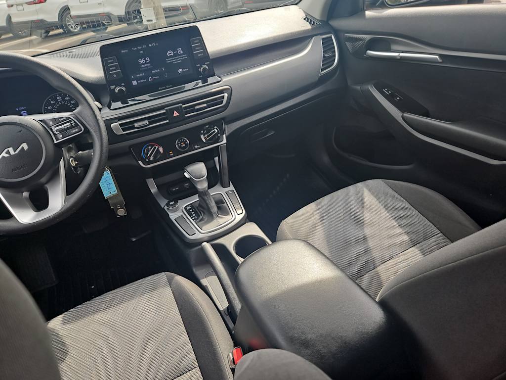 2022 Kia Seltos LX 7