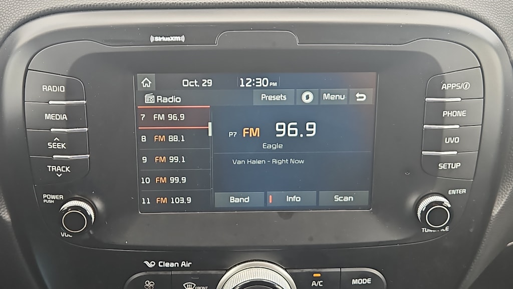 Thumbnail: 2018 Kia Soul - 11