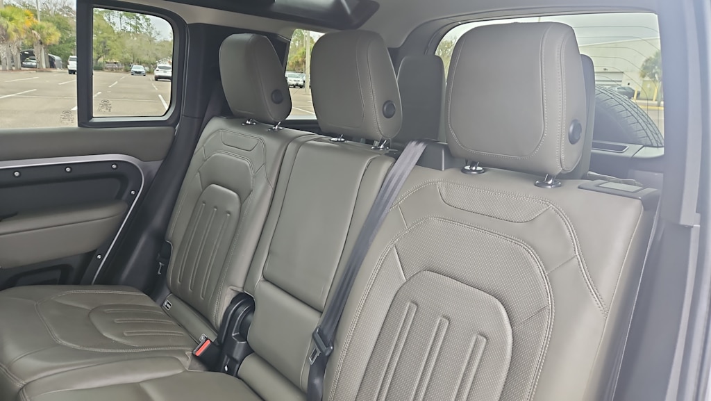 Thumbnail: 2020 Land Rover Defender - 10