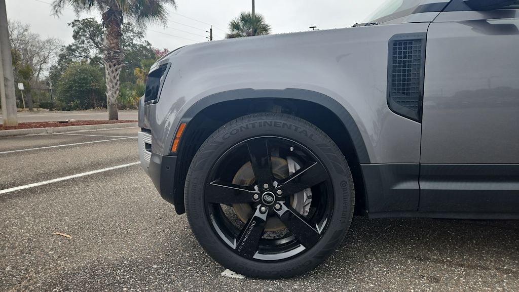 Thumbnail: 2020 Land Rover Defender - 5