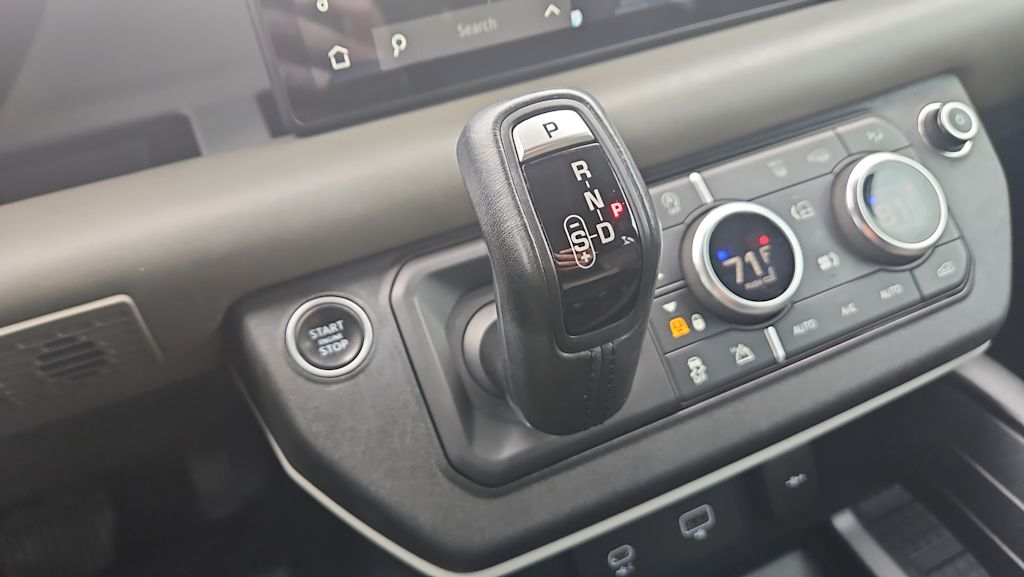 Thumbnail: 2020 Land Rover Defender - 27