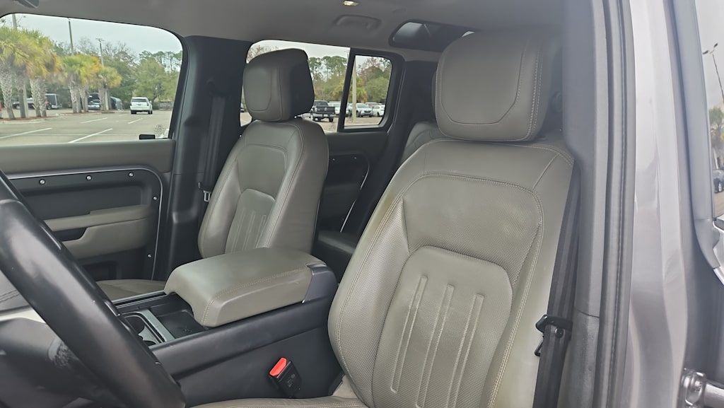 Thumbnail: 2020 Land Rover Defender - 8