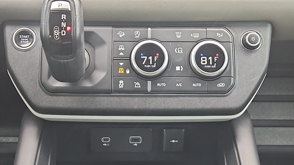 Thumbnail: 2020 Land Rover Defender - 25