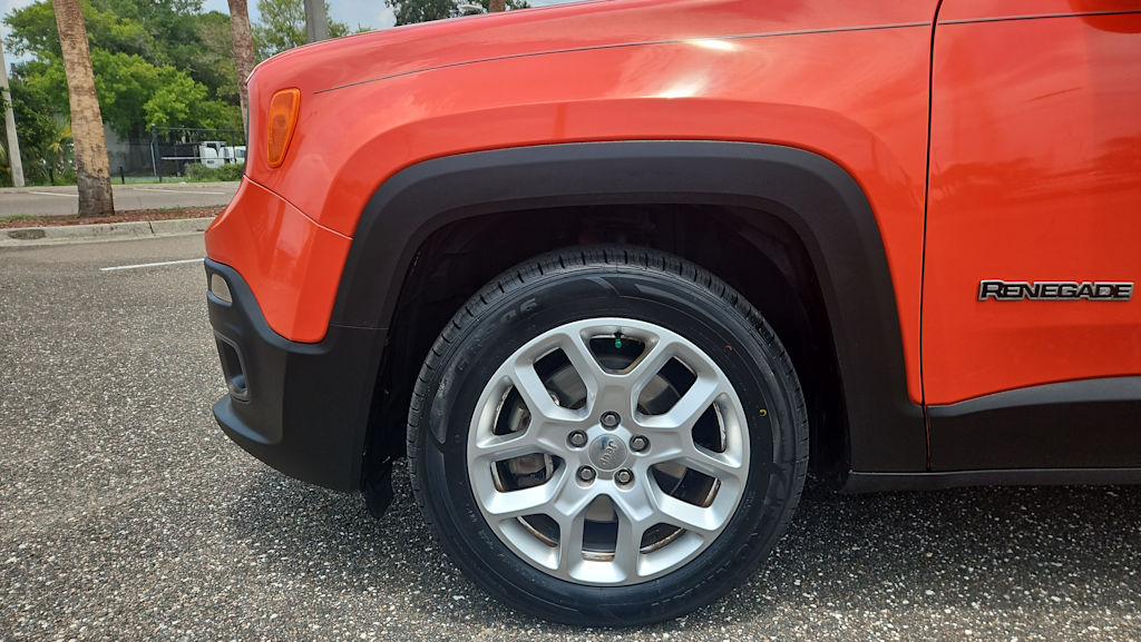 Thumbnail: 2018 Jeep Renegade - 6