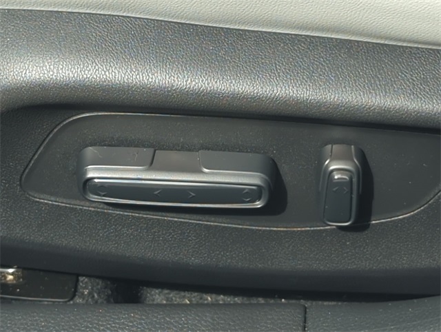 Thumbnail: 2025 Acura Integra - 25