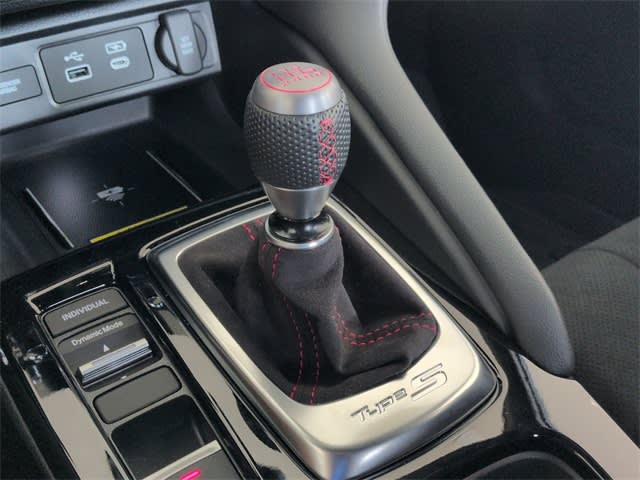 Thumbnail: 2025 Acura Integra - 16