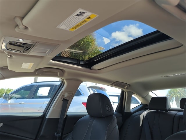 Thumbnail: 2025 Acura TLX - 28