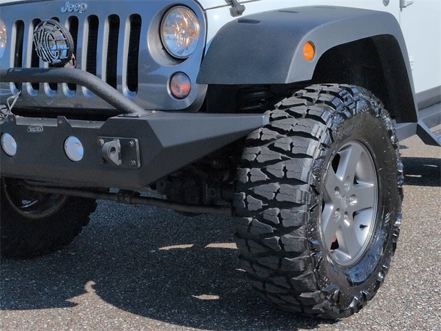 Thumbnail: 2015 Jeep Wrangler - 8