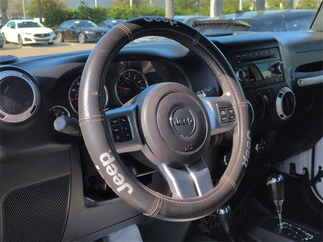 Thumbnail: 2015 Jeep Wrangler - 10