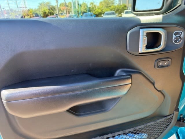 Thumbnail: 2020 Jeep Wrangler - 14