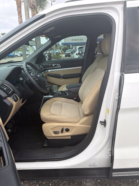 Thumbnail: 2017 Ford Explorer - 8