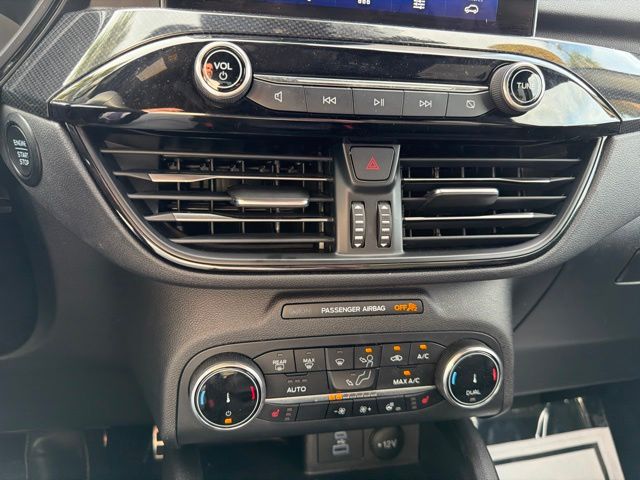 Thumbnail: 2023 Ford Escape - 32
