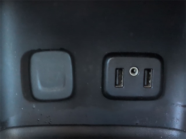 Thumbnail: 2018 GMC Acadia - 36