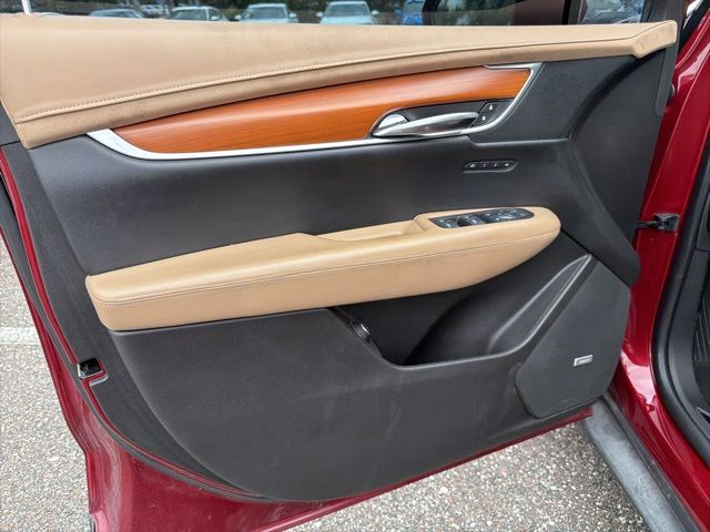 Thumbnail: 2017 Cadillac XT5 - 26