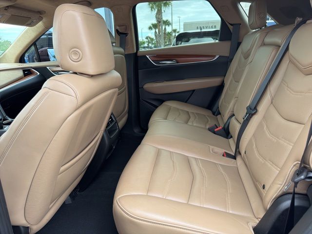 Thumbnail: 2017 Cadillac XT5 - 8