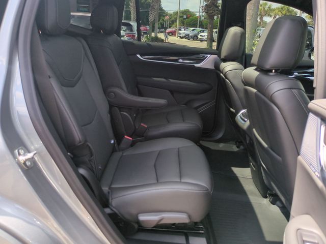 Thumbnail: 2025 Cadillac XT6 - 30