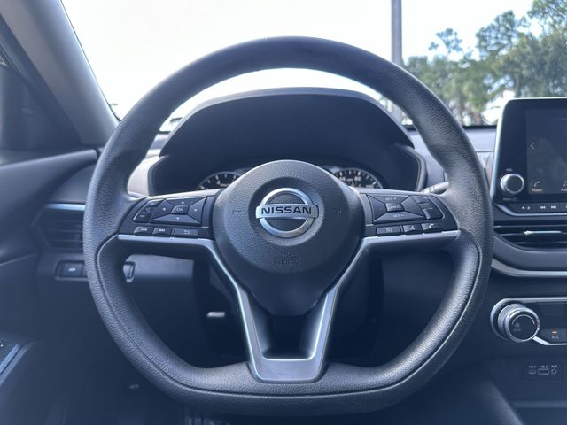 Thumbnail: 2022 Nissan Altima - 10