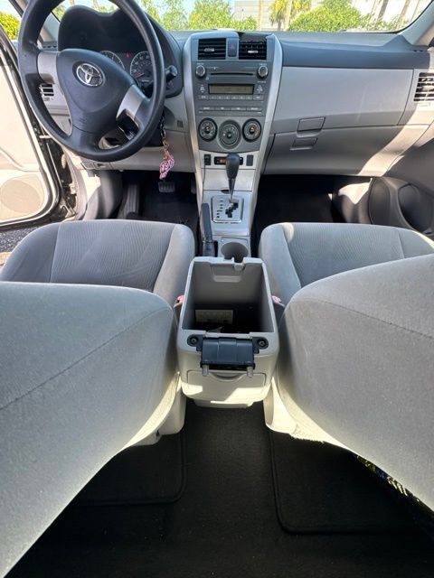 Thumbnail: 2011 Toyota Corolla - 2