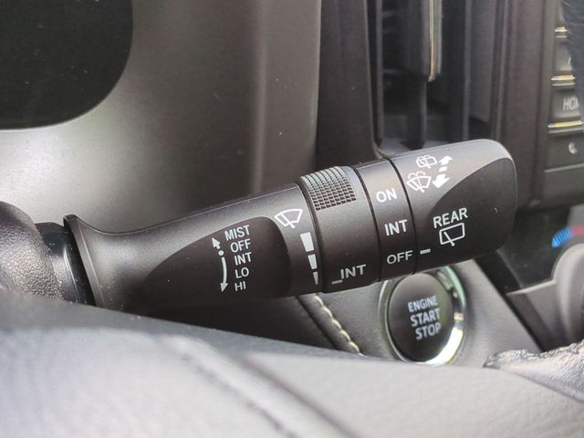 Thumbnail: 2017 Toyota RAV4 - 34
