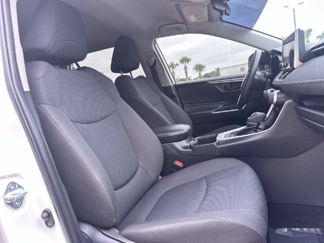 Thumbnail: 2023 Toyota RAV4 - 33
