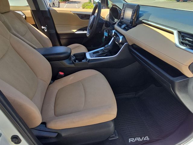 Thumbnail: 2019 Toyota RAV4 - 12