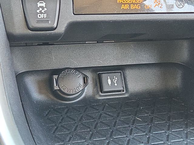 Thumbnail: 2019 Toyota RAV4 - 31