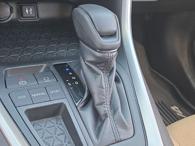 Thumbnail: 2019 Toyota RAV4 - 16