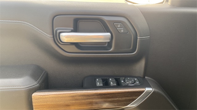 2020 Chevrolet Silverado 1500 LT 24