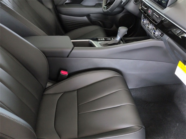 Thumbnail: 2025 Acura ADX - 12