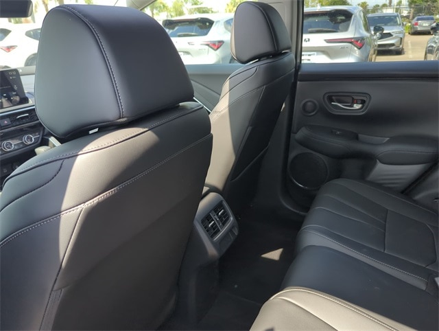 Thumbnail: 2025 Acura ADX - 13