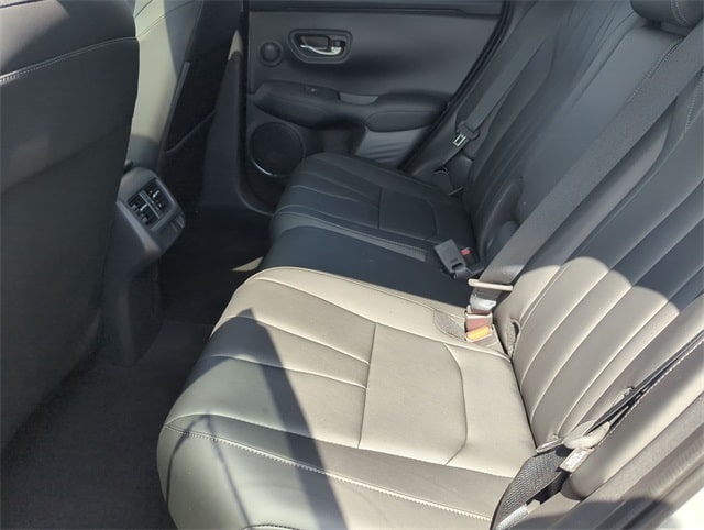 Thumbnail: 2025 Acura ADX - 30