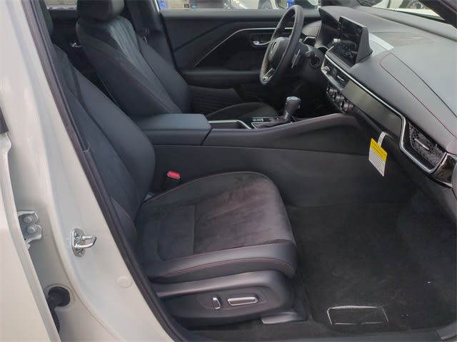 Thumbnail: 2025 Acura ADX - 12