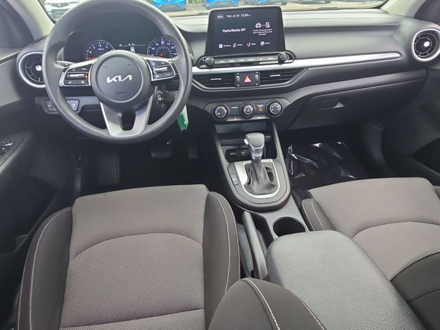 Thumbnail: 2023 Kia Forte - 10