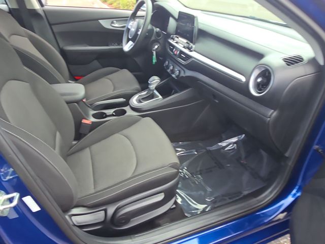 Thumbnail: 2023 Kia Forte - 26