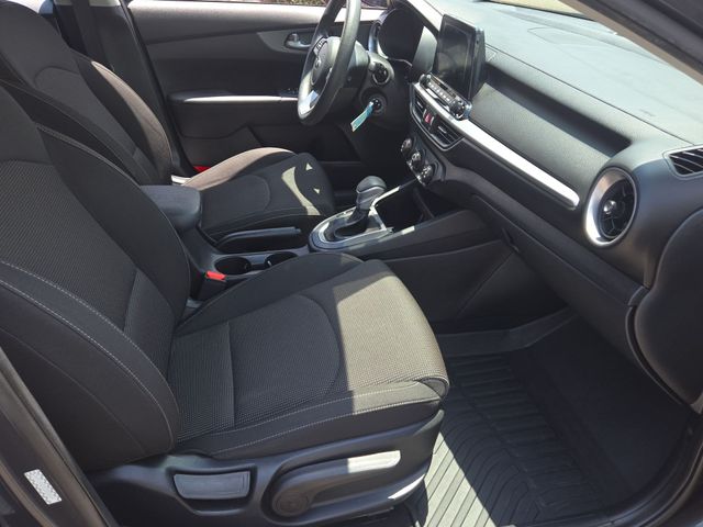 Thumbnail: 2020 Kia Forte - 24